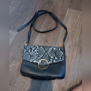 Vieta shoulder bags and crossbody Great Condition